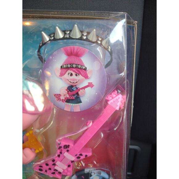 DreamWorks Trolls World Tour Pop to Rock Poppy Singing Doll w/2 Guitars Hasbro - Picture 5 of 16